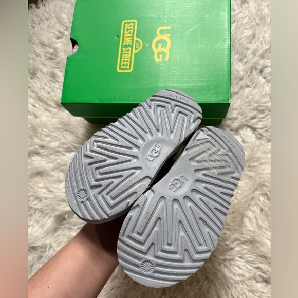 UGG Sesame Street Kids Shoes - Gray and Green - Picture 6 of 8